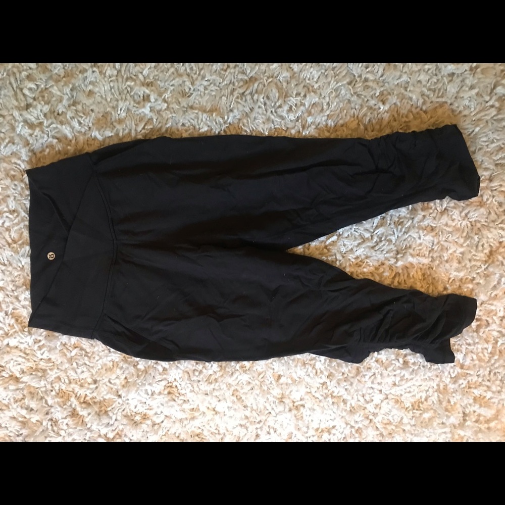 Lulu Capri joggers